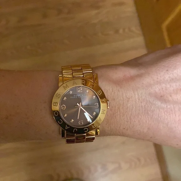 Marc Jacobs | Accessories | Marc Jacobs Brown Face Watch  display picture 2